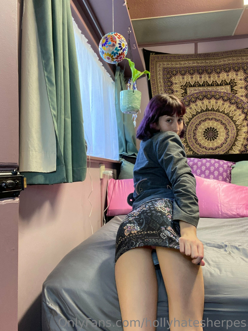 Photo by hollyhatesherpes published on October 11,2023 06:41:56 - BestThots