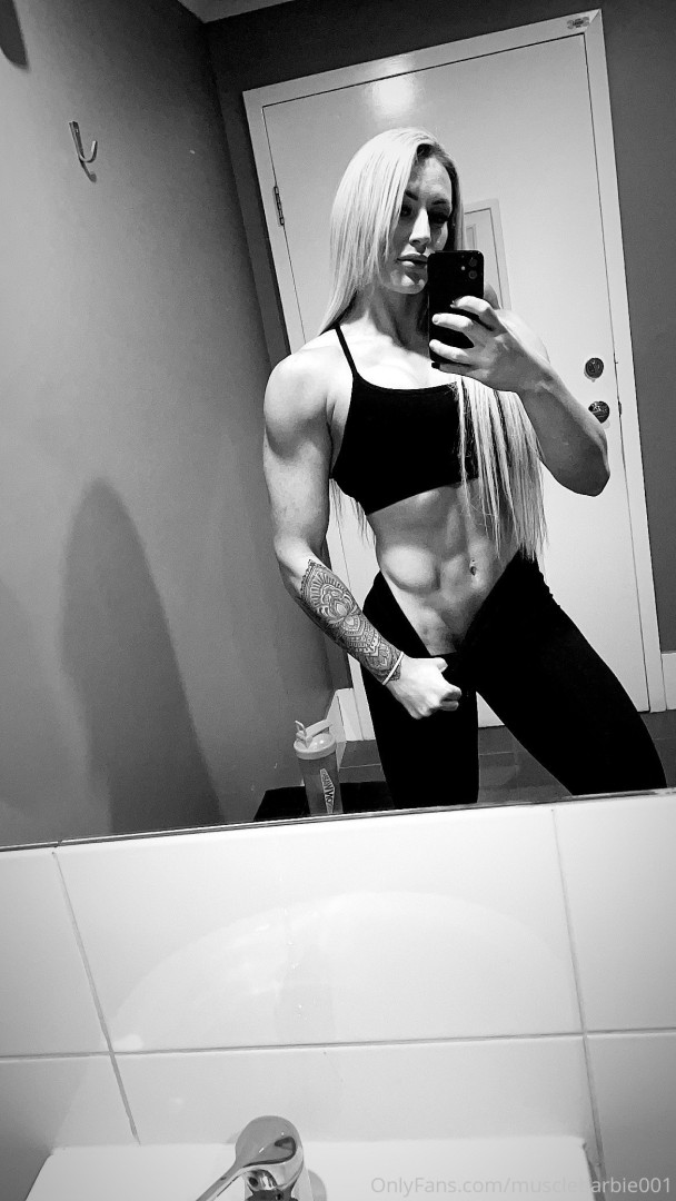 Photo by musclebarbie001 published on October 12,2023 20:34:56 - BestThots