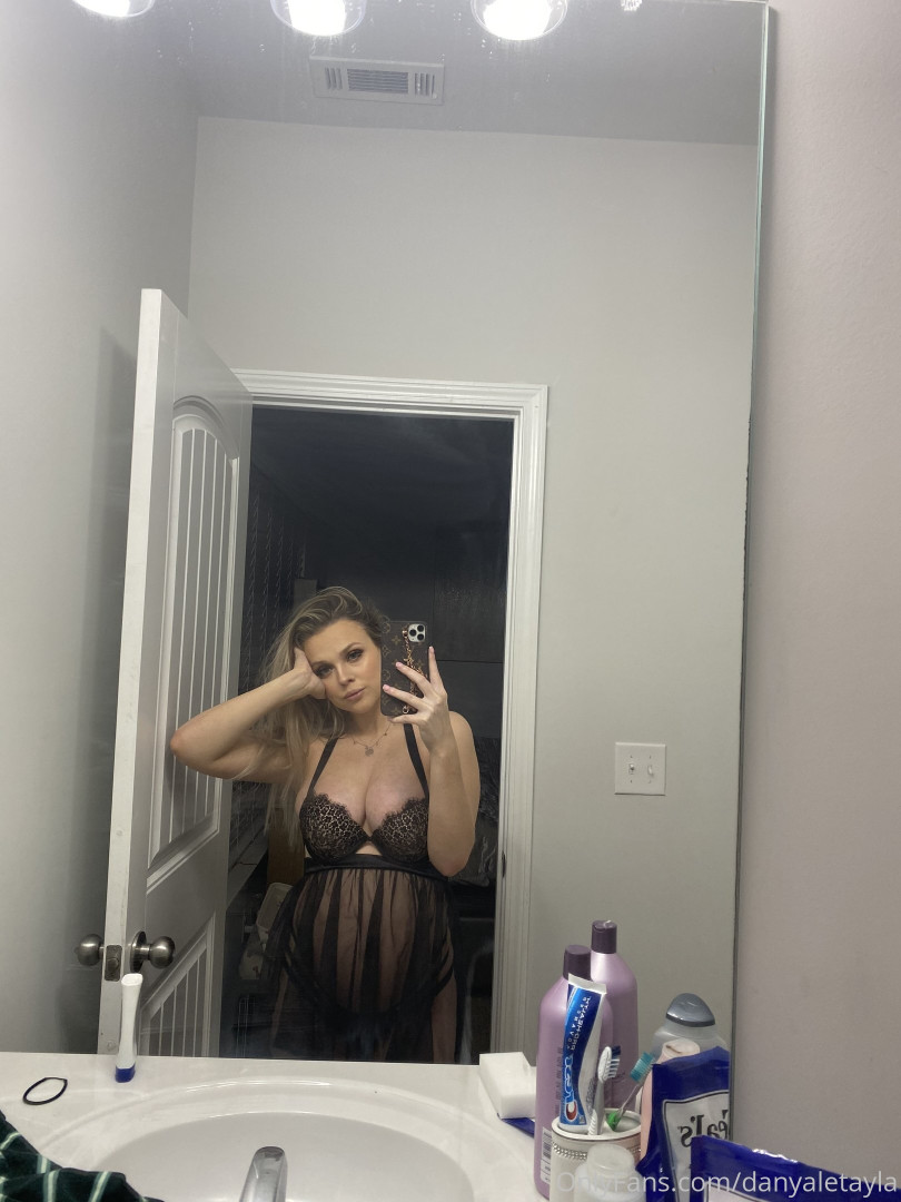 Photo by daniinsfw published on May 28,2023 11:09:39 - BestThots