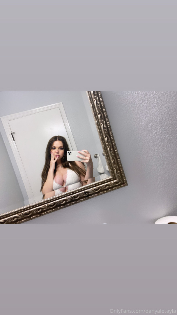 Photo by daniinsfw published on May 28,2023 11:10:33 - BestThots