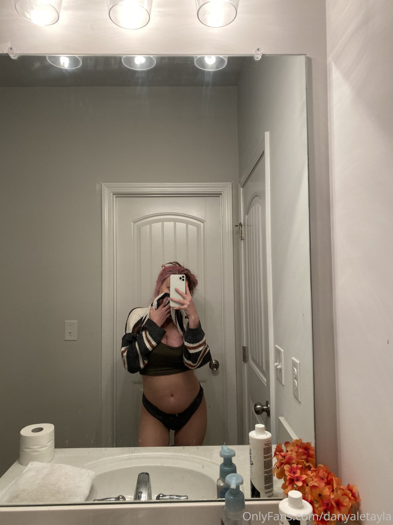 Photo by daniinsfw published on May 28,2023 11:12:17 - BestThots