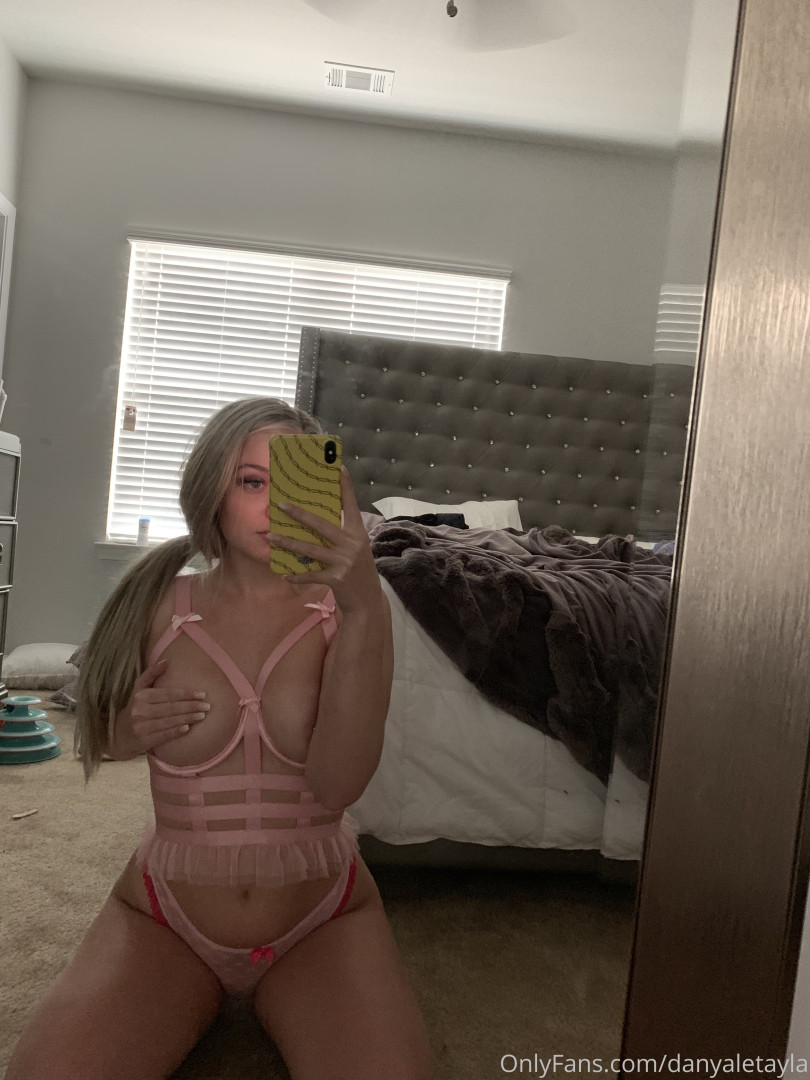 Photo by daniinsfw published on May 28,2023 11:13:42 - BestThots