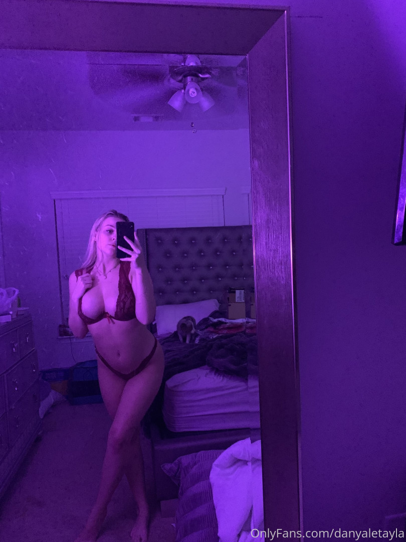 Photo by daniinsfw published on May 28,2023 11:15:13 - BestThots