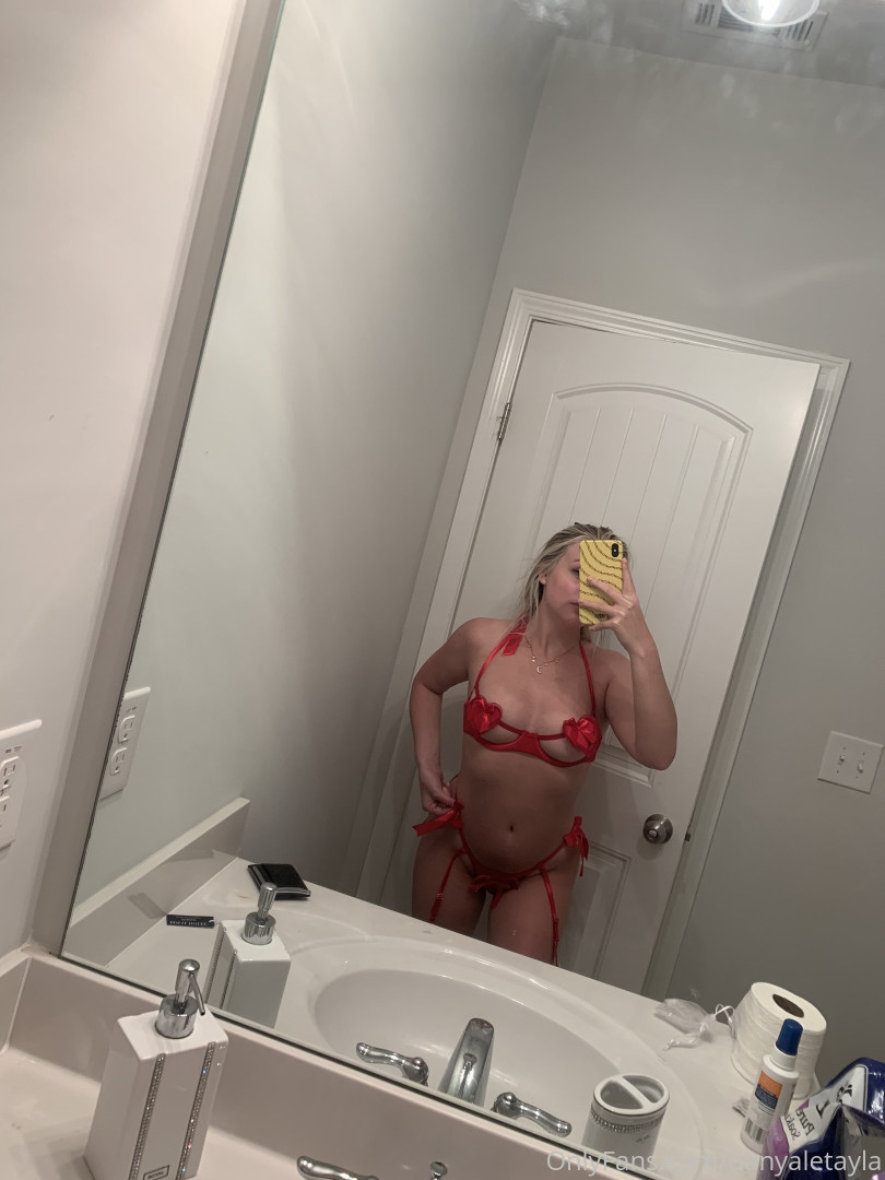 Photo by daniinsfw published on May 28,2023 11:22:21 - BestThots