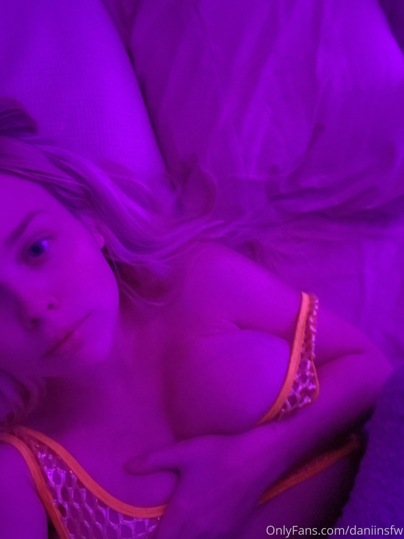 Photo by daniinsfw published on May 28,2023 11:23:09 - BestThots