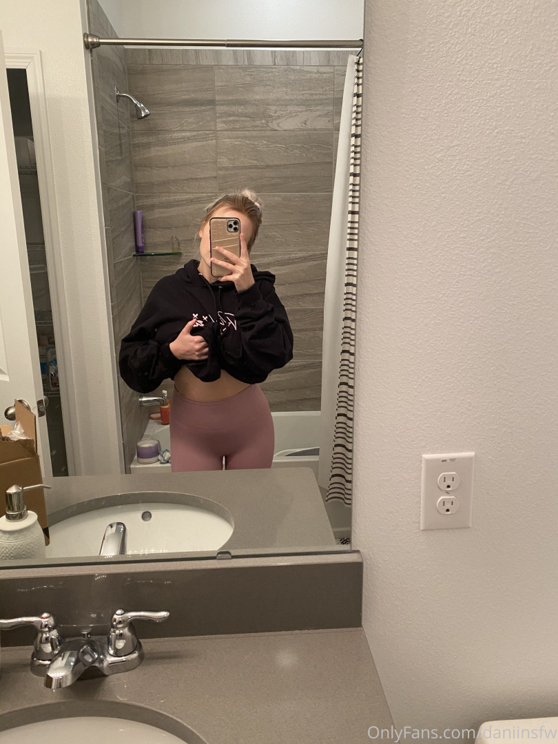 Photo by daniinsfw published on May 28,2023 11:25:00 - BestThots