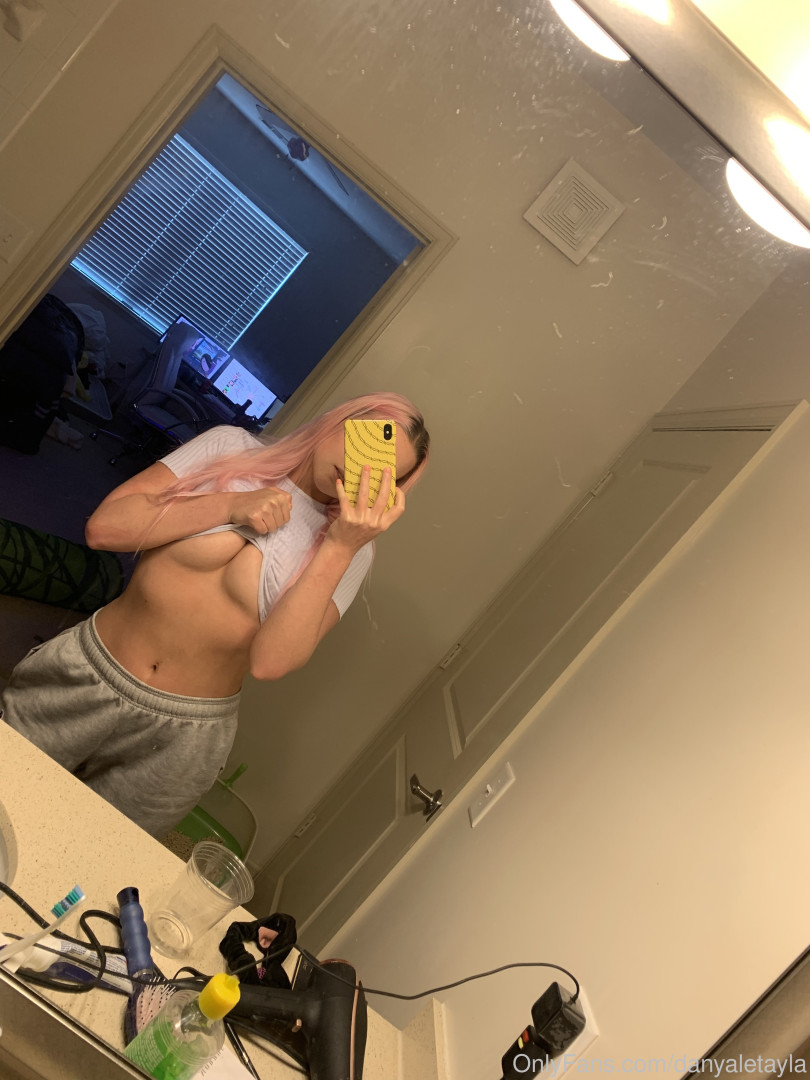 Photo by daniinsfw published on May 28,2023 11:26:03 - BestThots