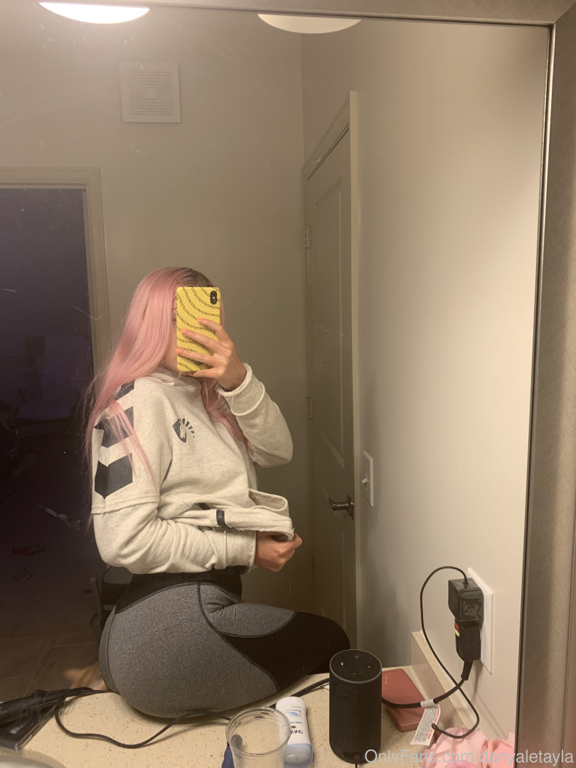 Photo by daniinsfw published on May 28,2023 11:27:00 - BestThots