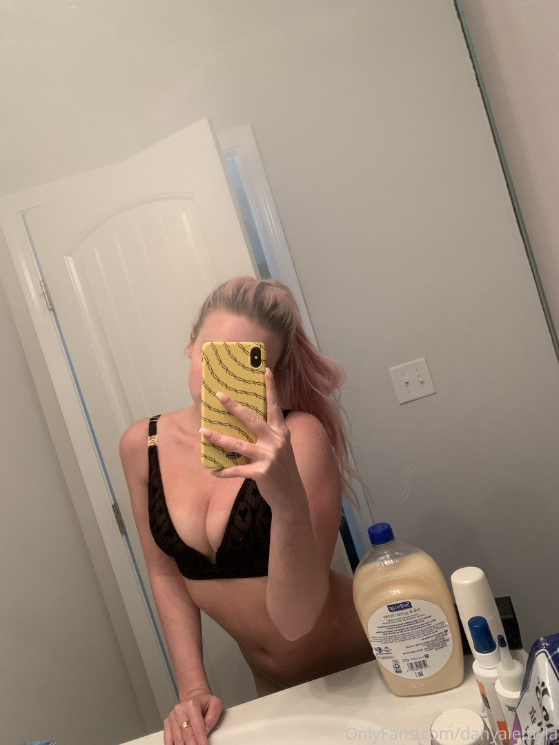 Photo by daniinsfw published on May 28,2023 11:28:12 - BestThots