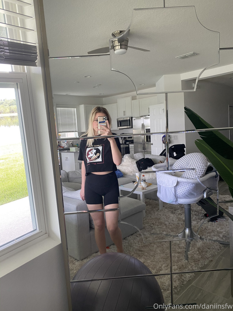 Photo by daniinsfw published on May 28,2023 11:30:59 - BestThots