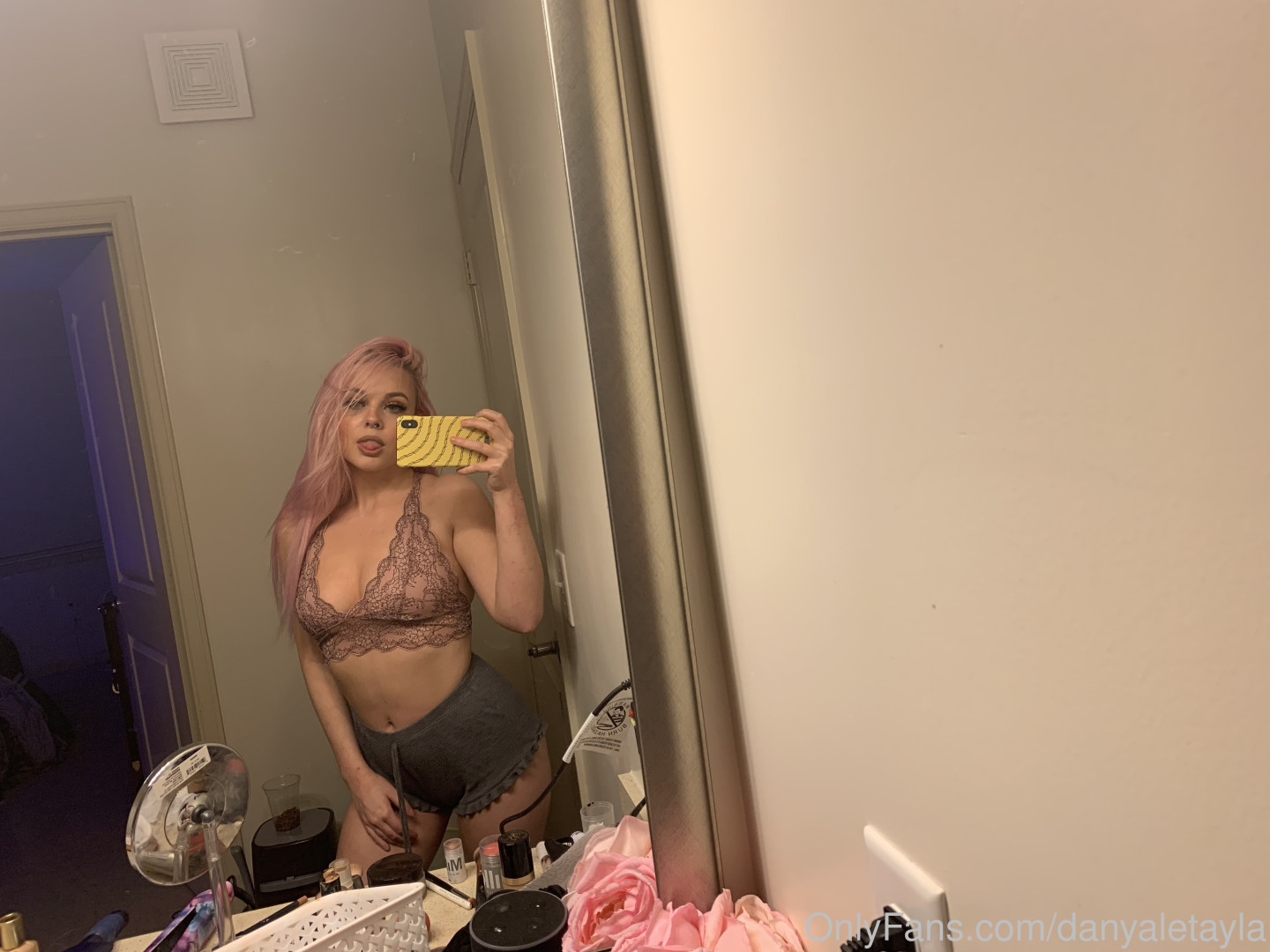 Photo by daniinsfw published on May 28,2023 11:32:12 - BestThots