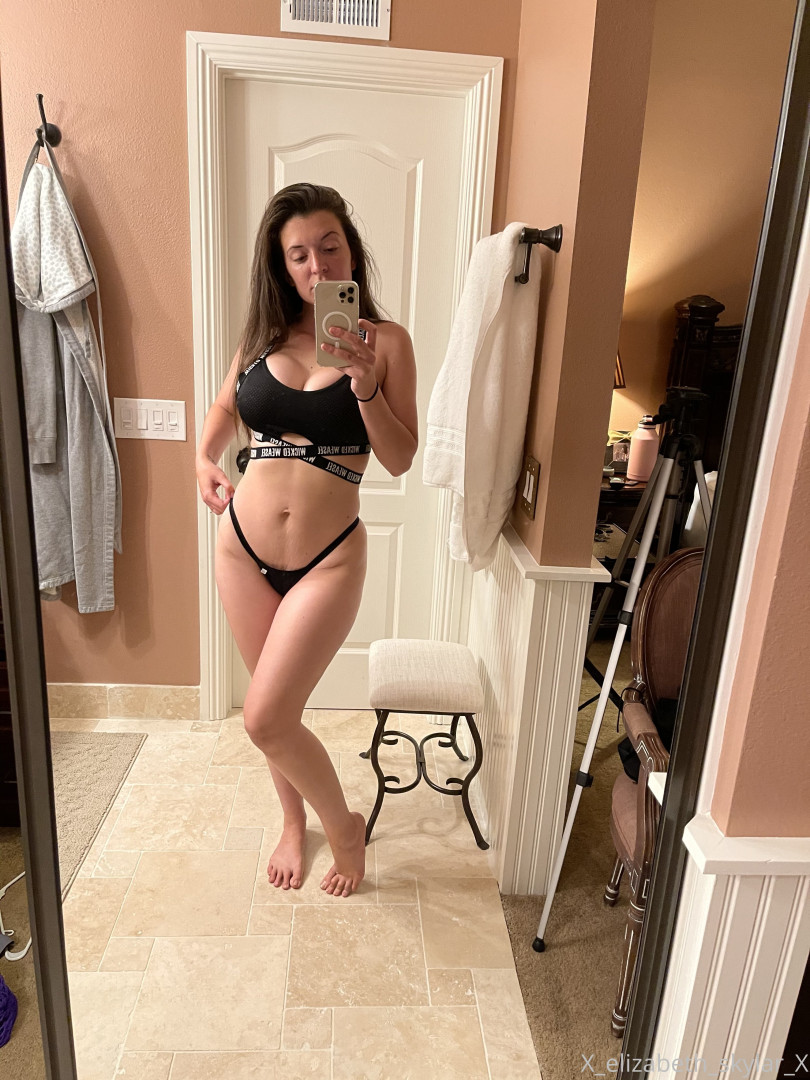 Photo by xelizabethskylarx published on May 16,2023 13:19:56 - BestThots