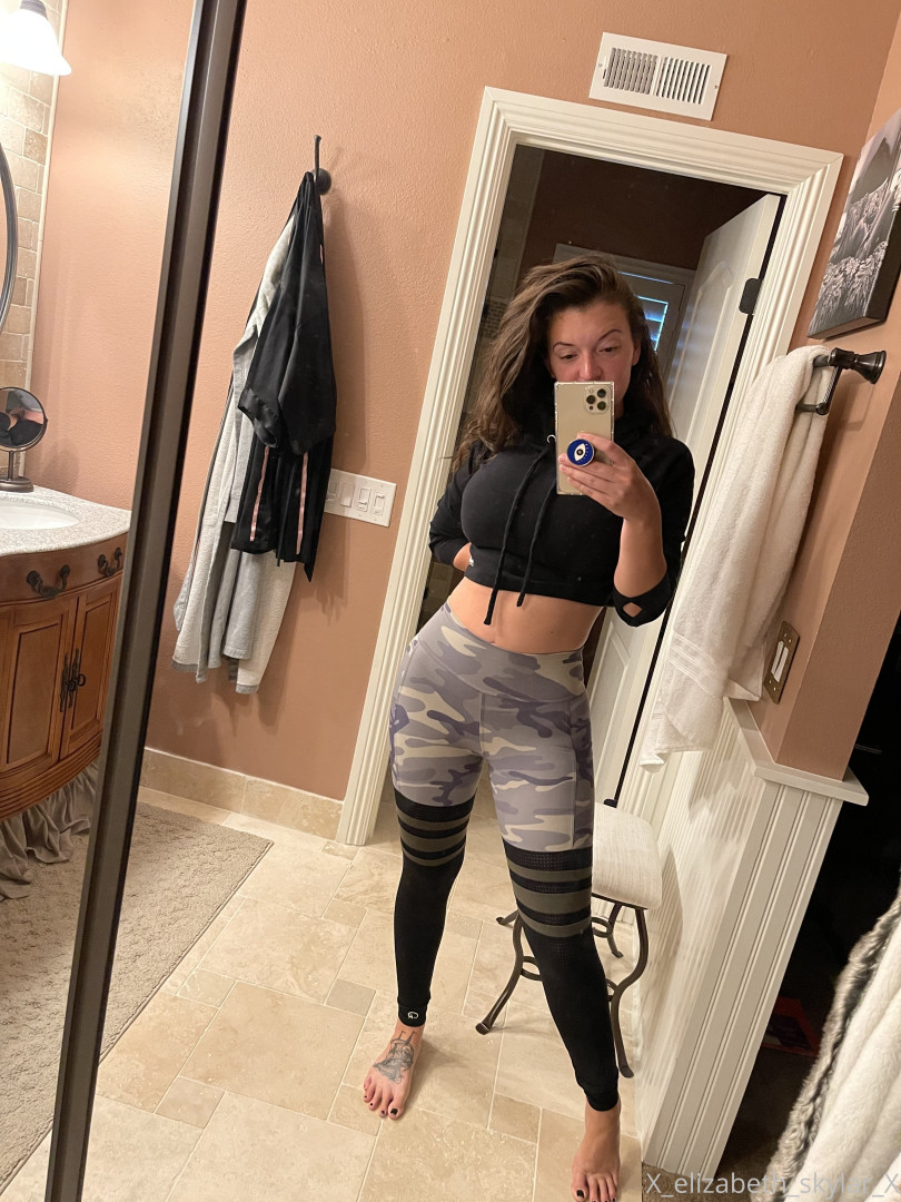 Photo by xelizabethskylarx published on May 16,2023 13:22:11 - BestThots