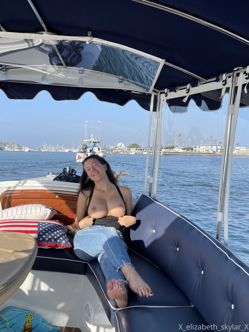 Photo by xelizabethskylarx published on May 16,2023 13:23:08 - BestThots