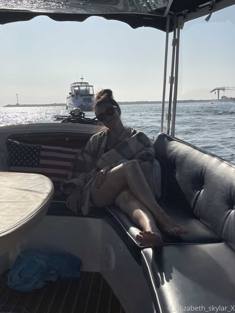 Photo by xelizabethskylarx published on May 16,2023 13:23:18 - BestThots