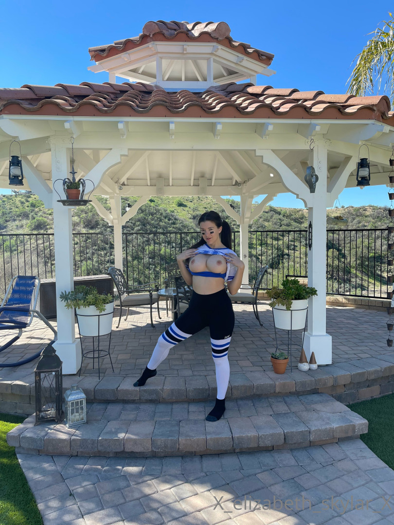 Photo by xelizabethskylarx published on May 16,2023 13:23:36 - BestThots