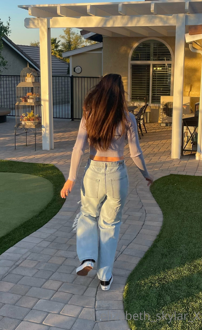 Photo by xelizabethskylarx published on May 16,2023 13:23:48 - BestThots