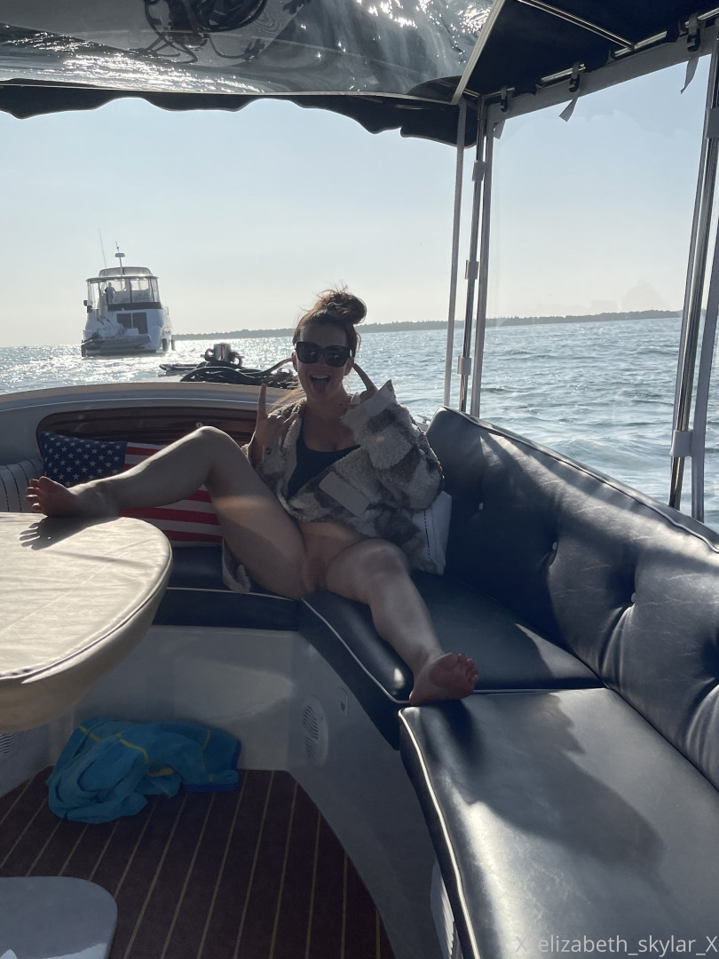 Photo by xelizabethskylarx published on May 16,2023 13:24:14 - BestThots