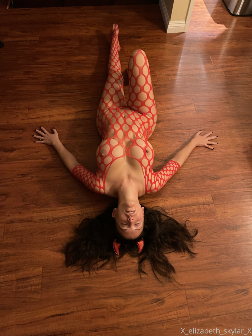 Photo by xelizabethskylarx published on May 16,2023 13:24:42 - BestThots