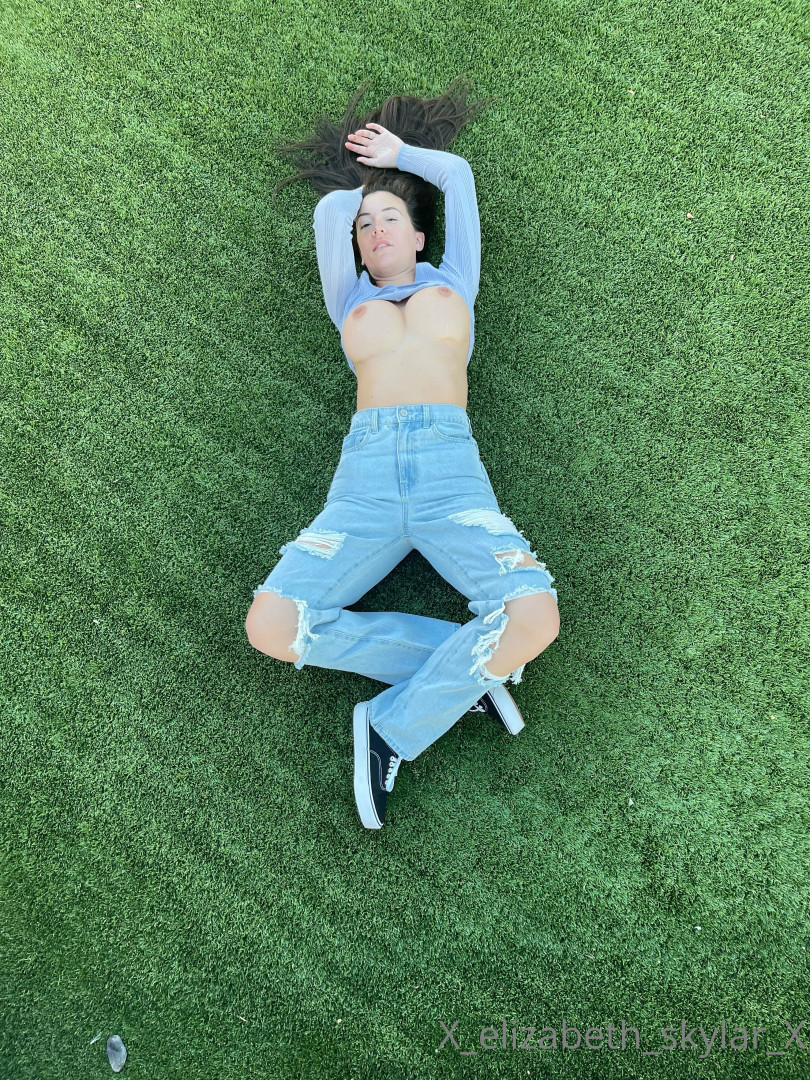 Photo by xelizabethskylarx published on May 16,2023 13:27:06 - BestThots