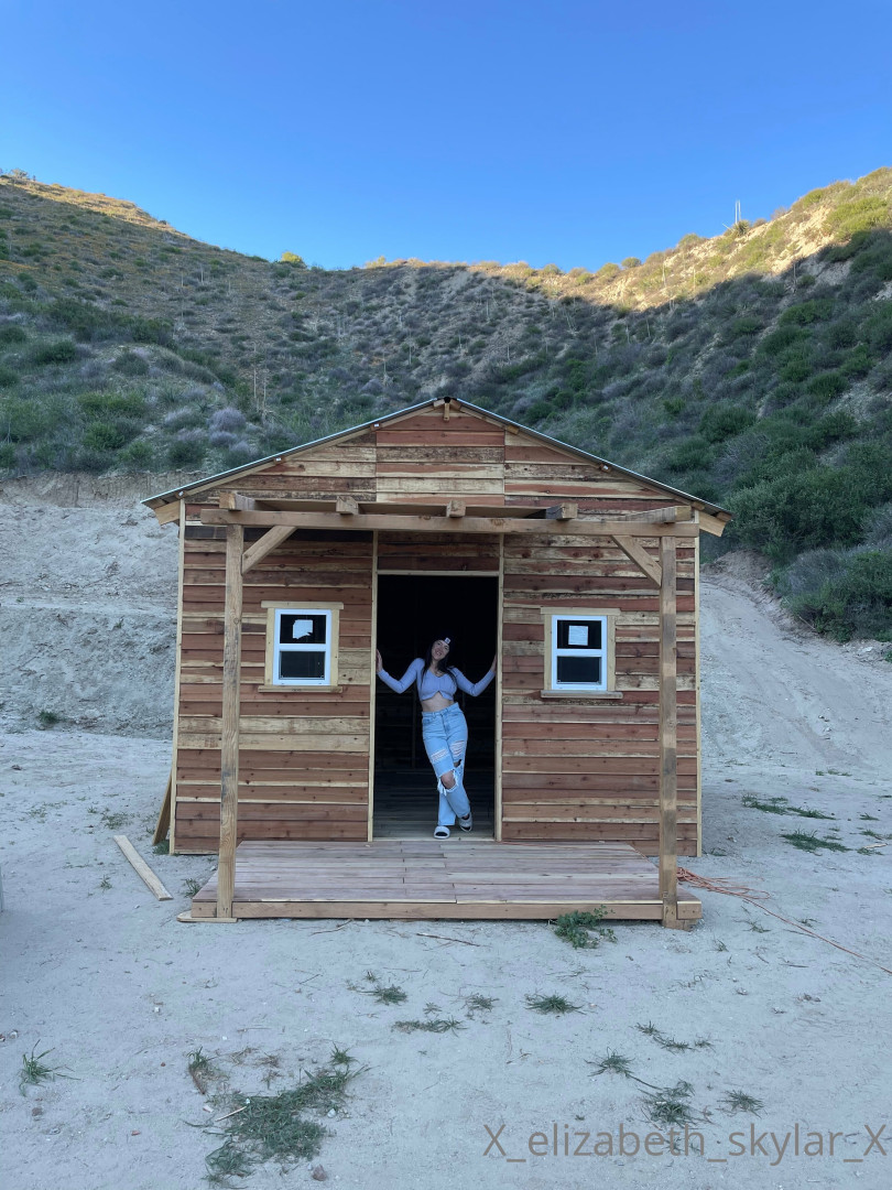 Photo by xelizabethskylarx published on May 16,2023 13:27:13 - BestThots