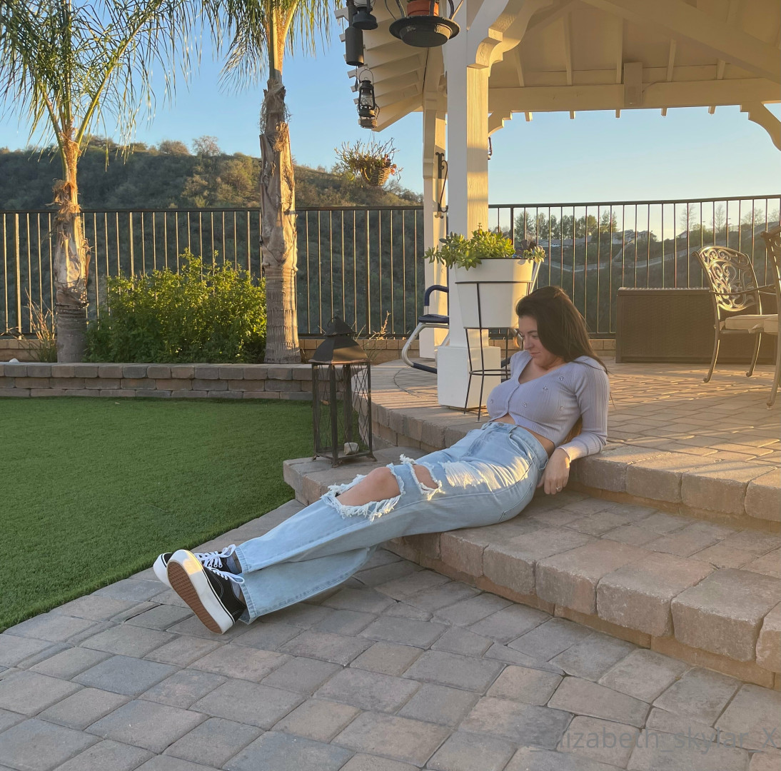 Photo by xelizabethskylarx published on May 16,2023 13:28:20 - BestThots