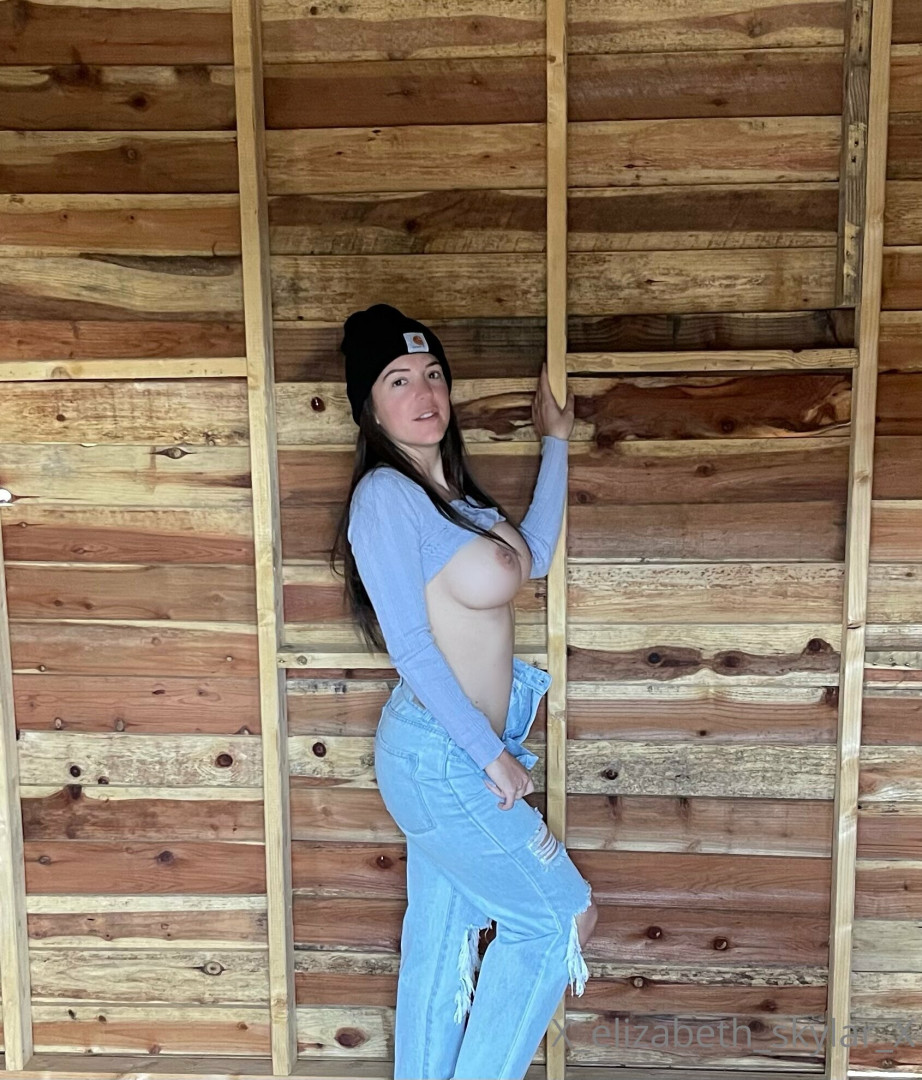 Photo by xelizabethskylarx published on May 16,2023 13:29:15 - BestThots