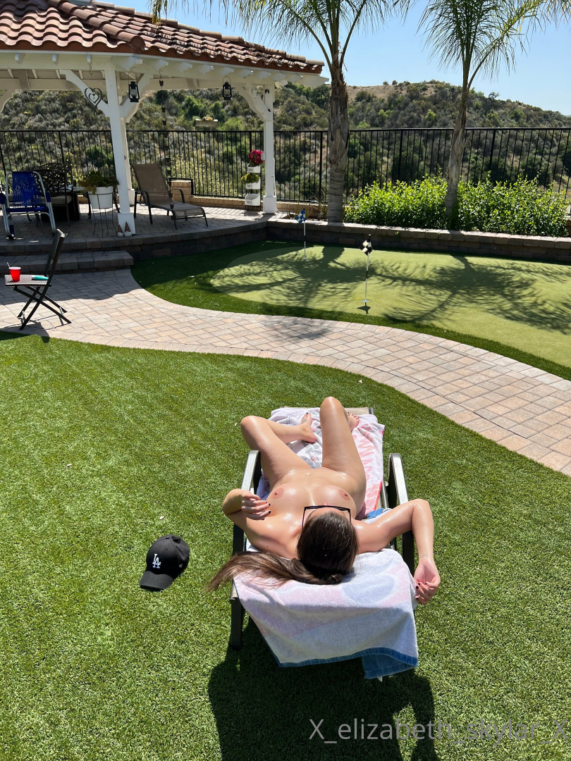 Photo by xelizabethskylarx published on May 16,2023 13:29:54 - BestThots