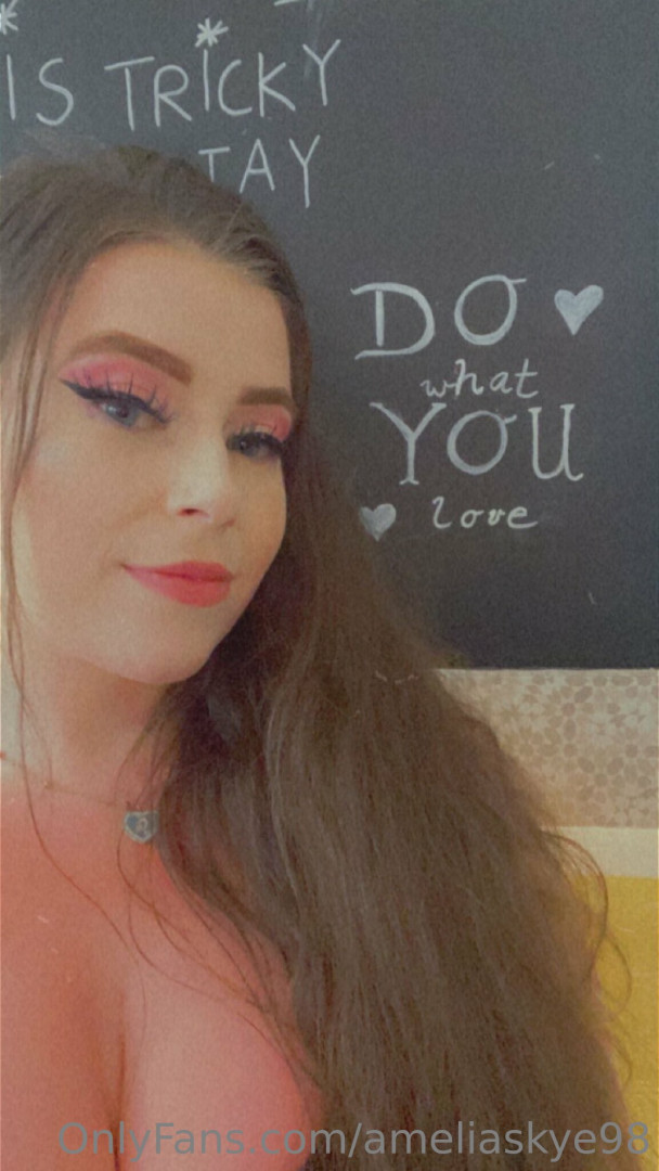 Photo by ameliaskye98 published on October 24,2023 19:39:33 - BestThots