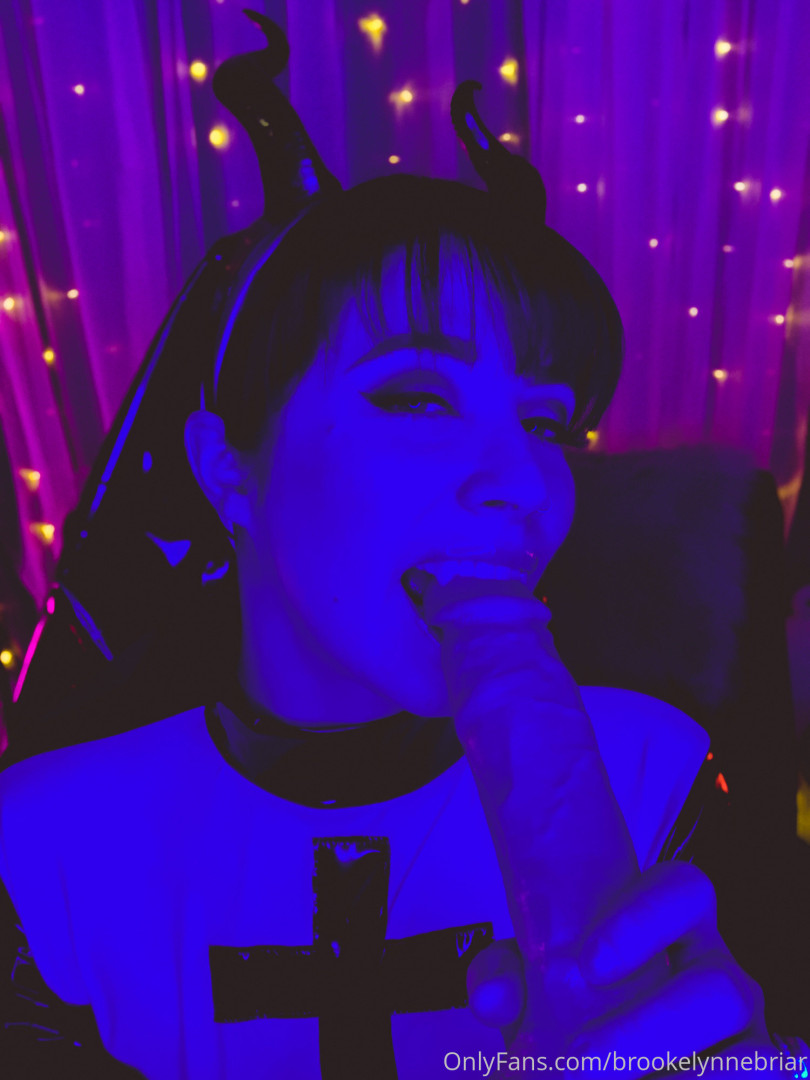 Photo by brookelynnebriar published on January 4,2024 00:09:59 - BestThots