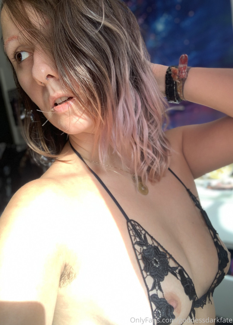 Photo by goddessdarkfate published on October 14,2023 16:37:45 - BestThots