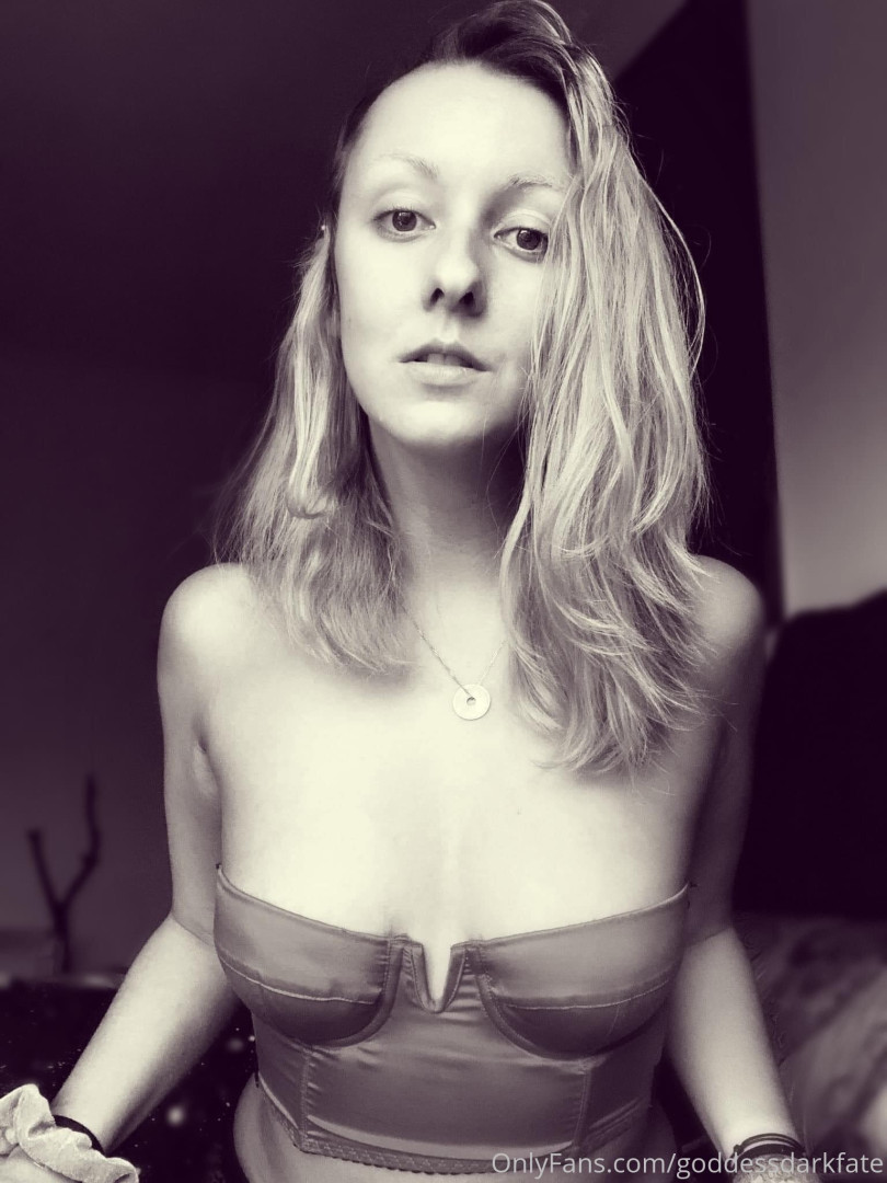 Photo by goddessdarkfate published on October 14,2023 18:20:02 - BestThots