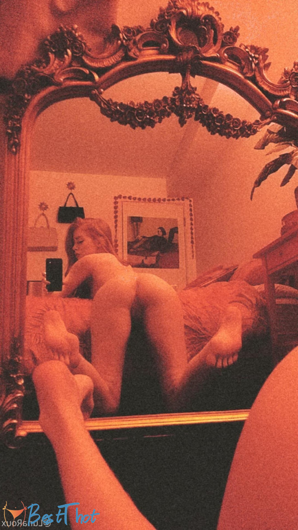 Photo by lunaroux published on December 15,2024 03:05:04 - BestThots