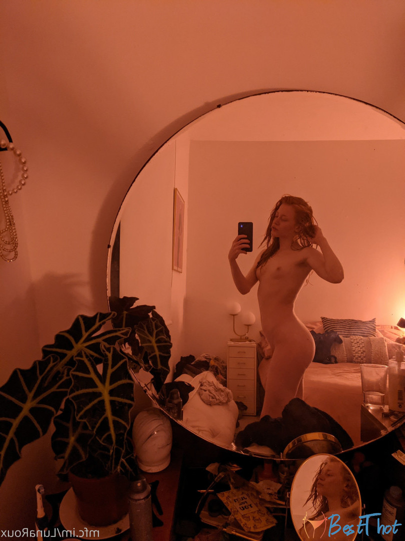 Photo by lunaroux published on December 15,2024 04:06:24 - BestThots