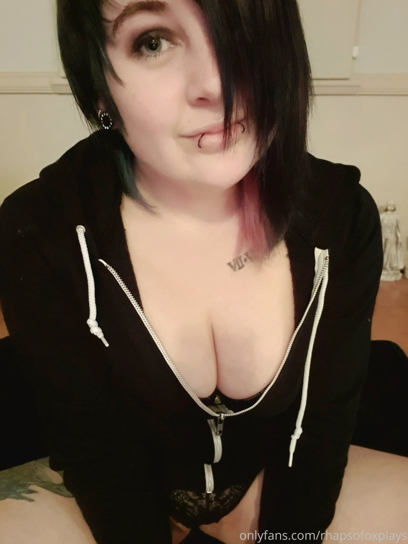 Photo by rhapsofoxplays published on June 14,2023 08:52:47 - BestThots