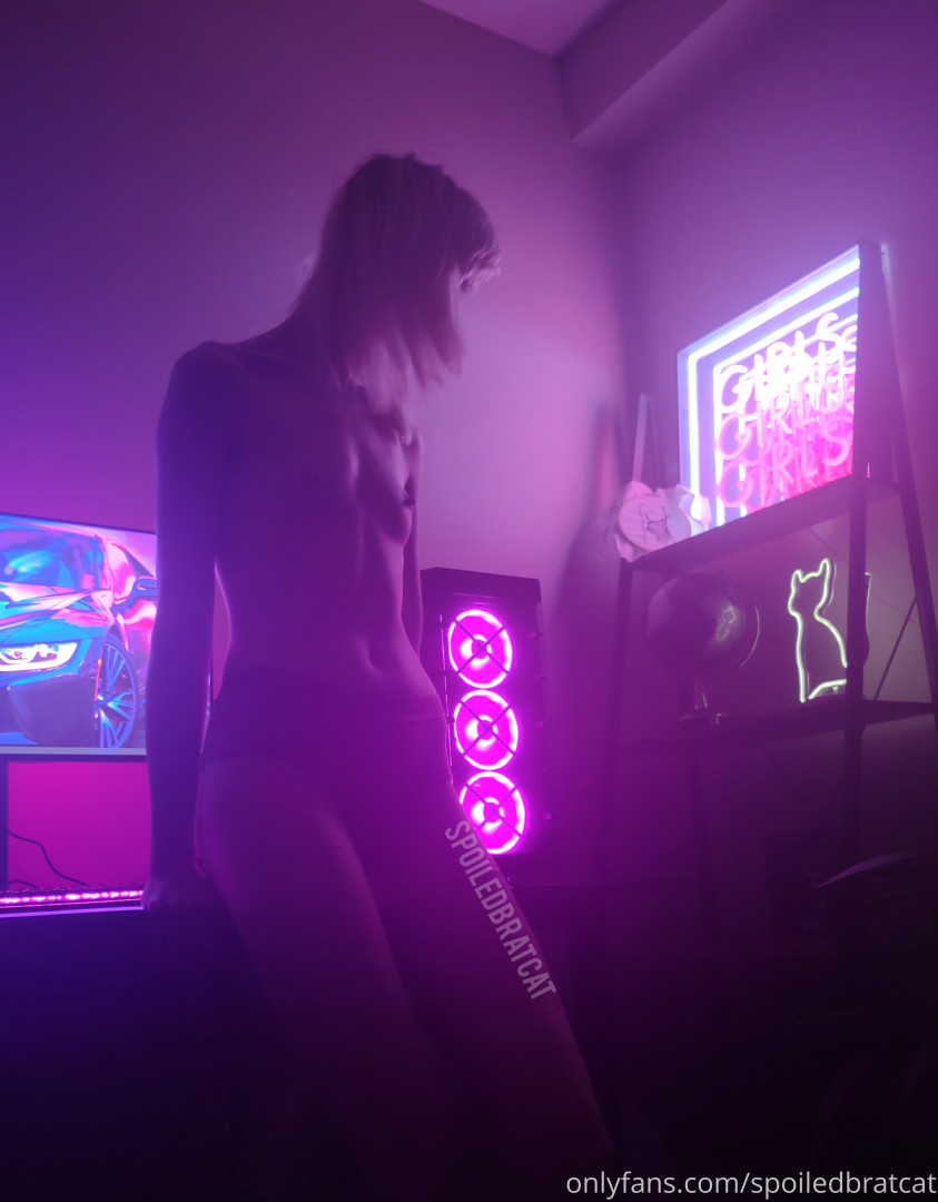 Photo by spoiledbratcat published on October 17,2023 08:09:58 - BestThots