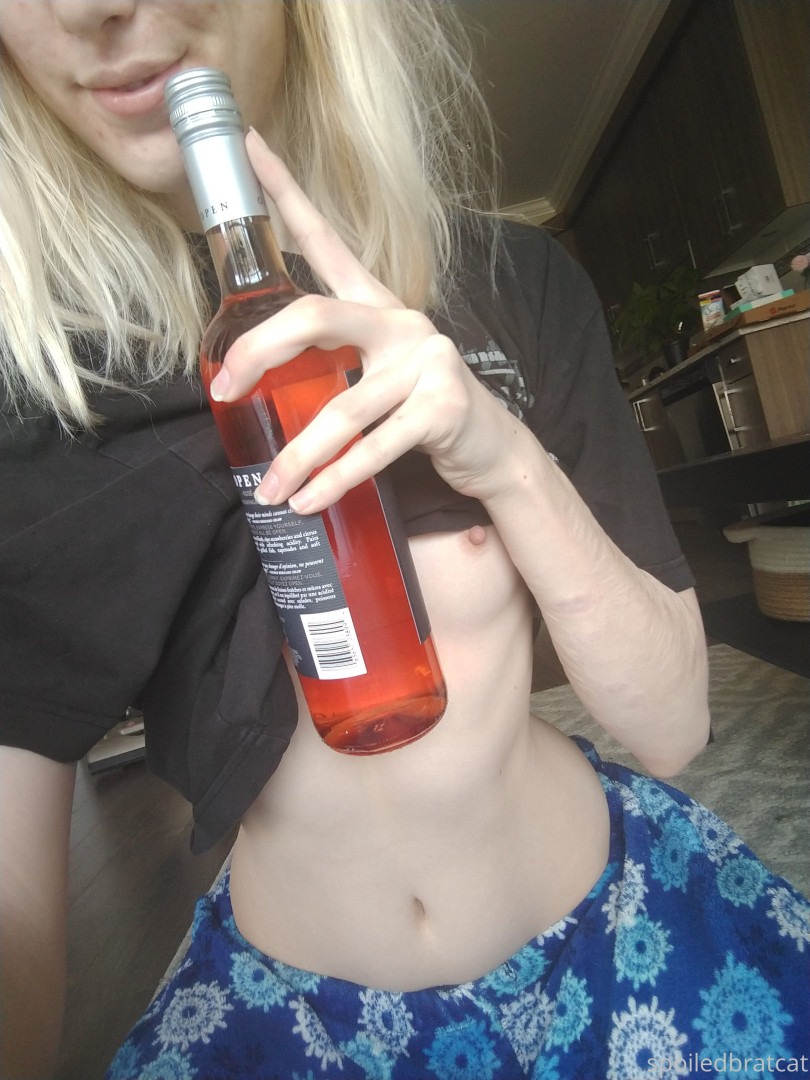 Photo by spoiledbratcat published on October 17,2023 08:20:17 - BestThots