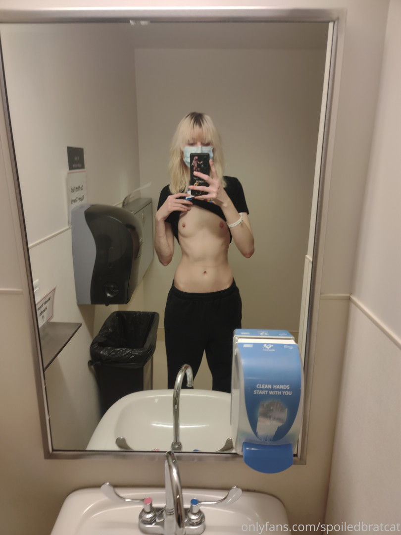 Photo by spoiledbratcat published on October 17,2023 08:23:15 - BestThots