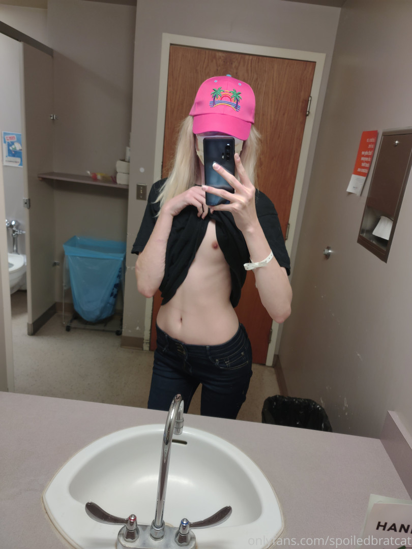 Photo by spoiledbratcat published on October 17,2023 08:26:41 - BestThots