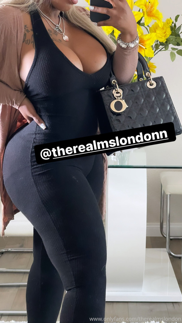 Photo by therealmslondon published on August 11,2023 08:08:02 - BestThots