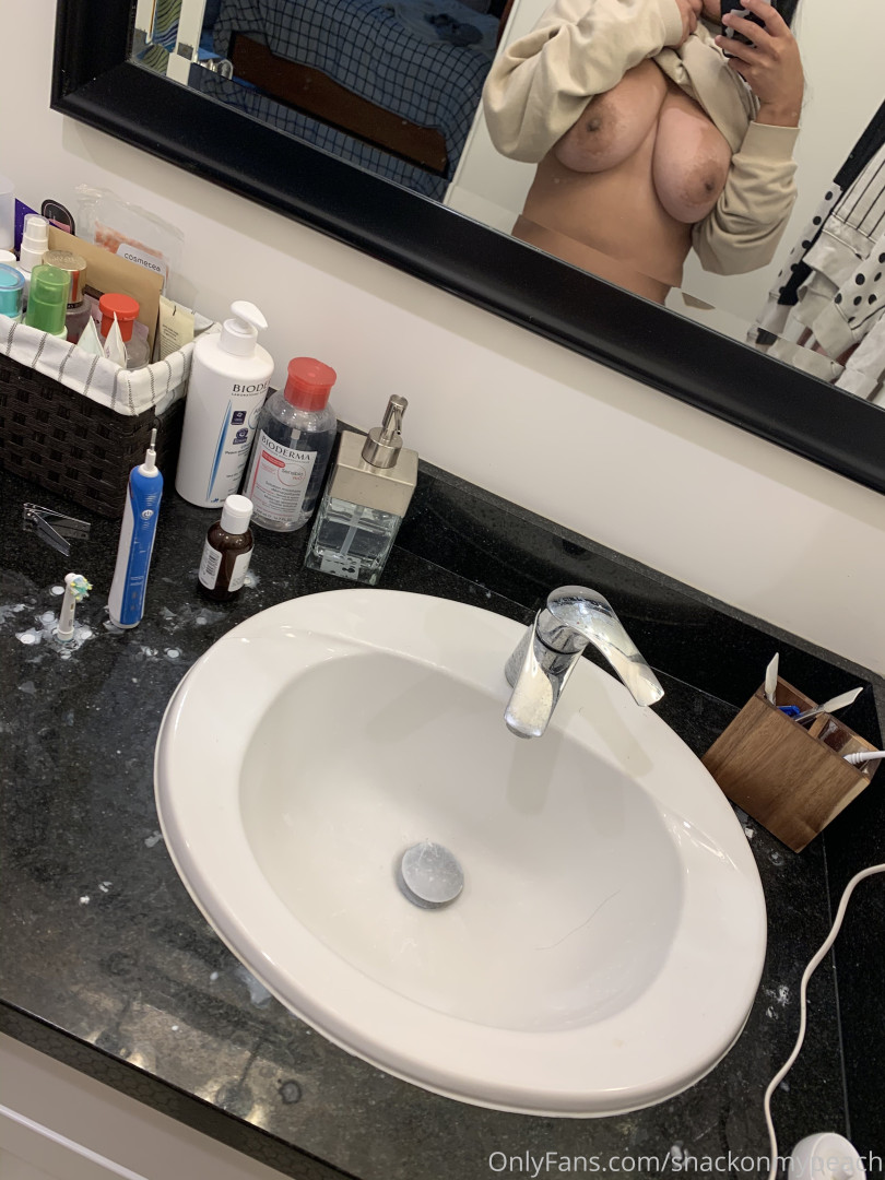 Photo by snackonmypeachxxx published on June 13,2023 17:19:31 - BestThots