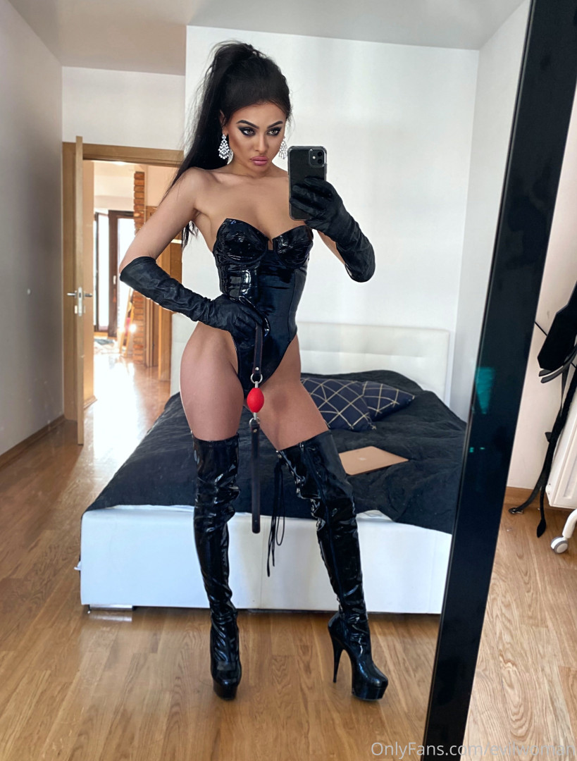 Photo by evilwoman published on June 19,2023 18:32:40 - BestThots