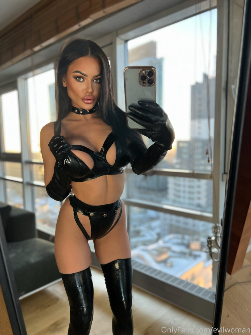 Photo by evilwoman published on June 19,2023 18:38:02 - BestThots