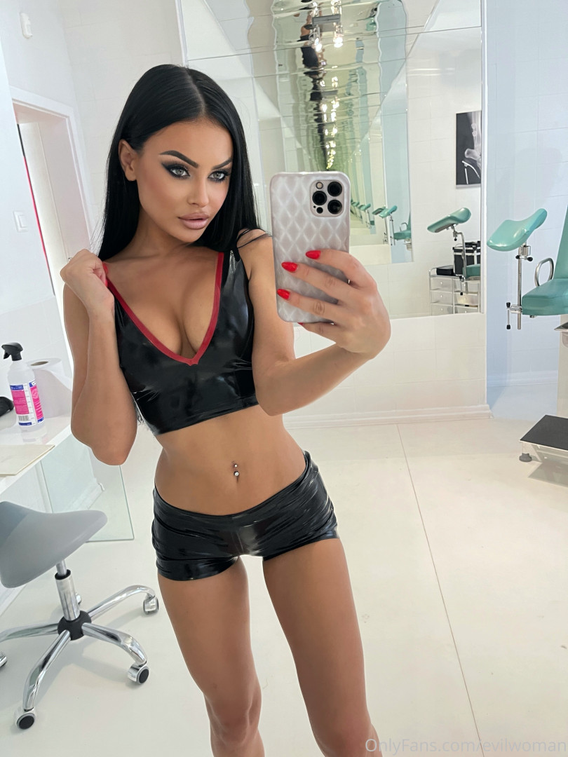 Photo by evilwoman published on June 19,2023 19:55:13 - BestThots