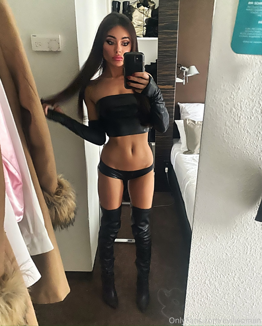 Photo by evilwoman published on June 19,2023 19:55:28 - BestThots
