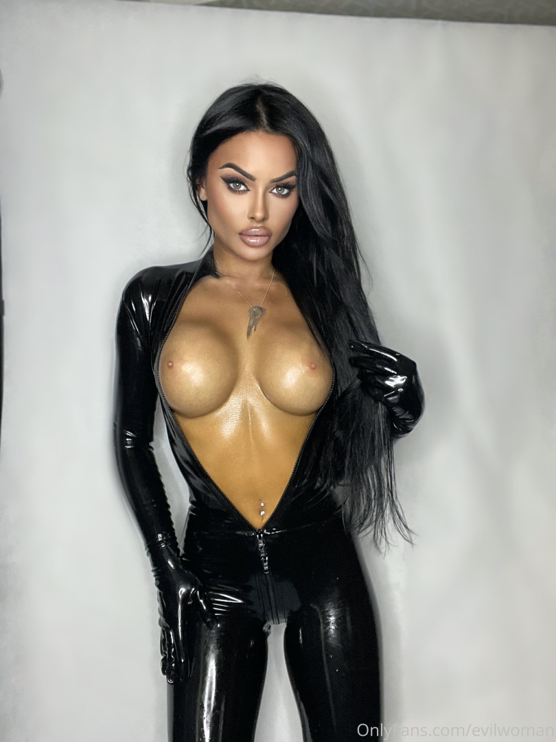 Photo by evilwoman published on June 19,2023 19:55:46 - BestThots
