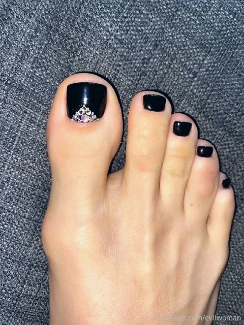 Photo by evilwoman published on June 19,2023 20:01:01 - BestThots