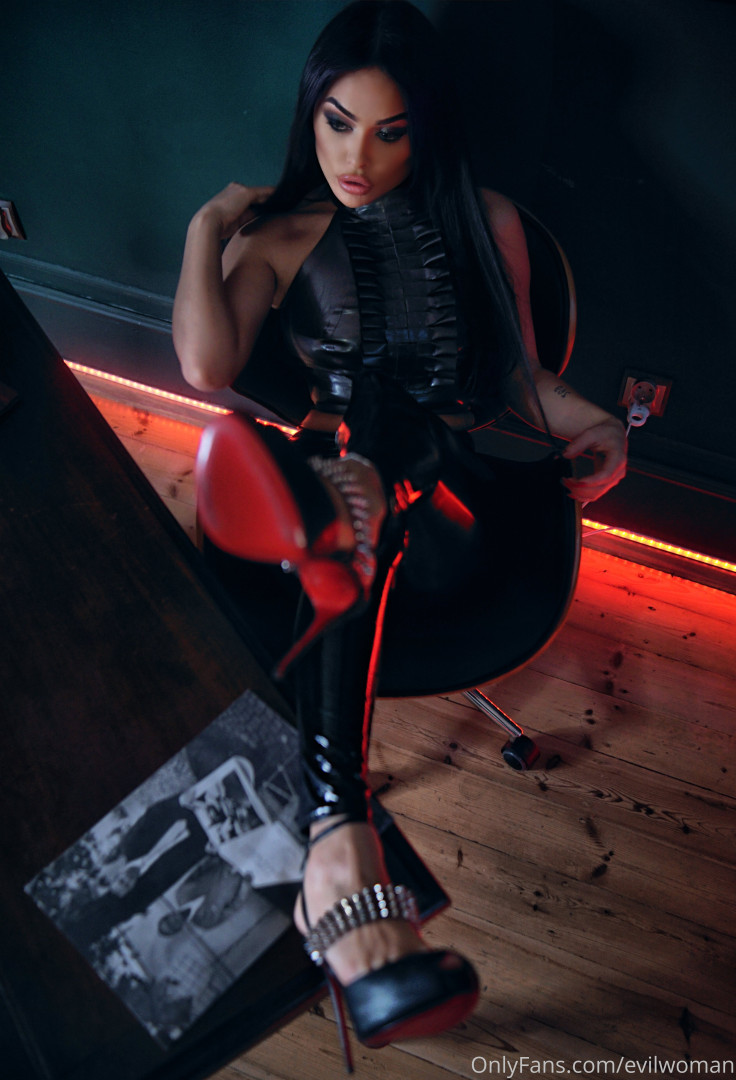 Photo by evilwoman published on June 19,2023 20:02:12 - BestThots