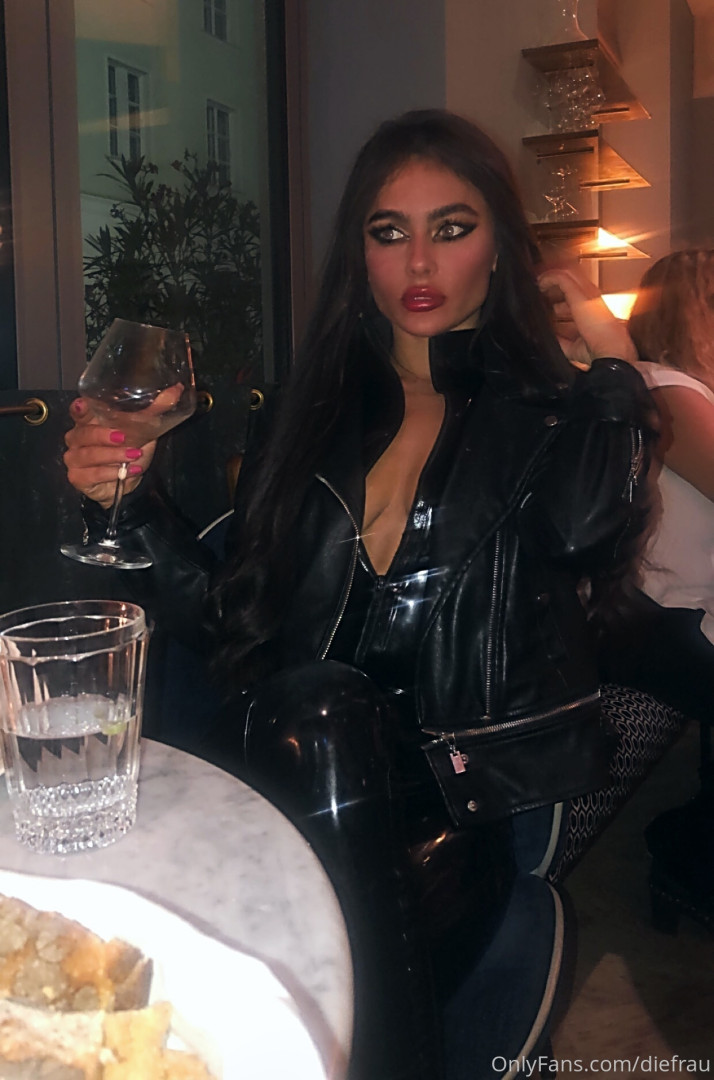 Photo by evilwoman published on June 19,2023 20:03:26 - BestThots