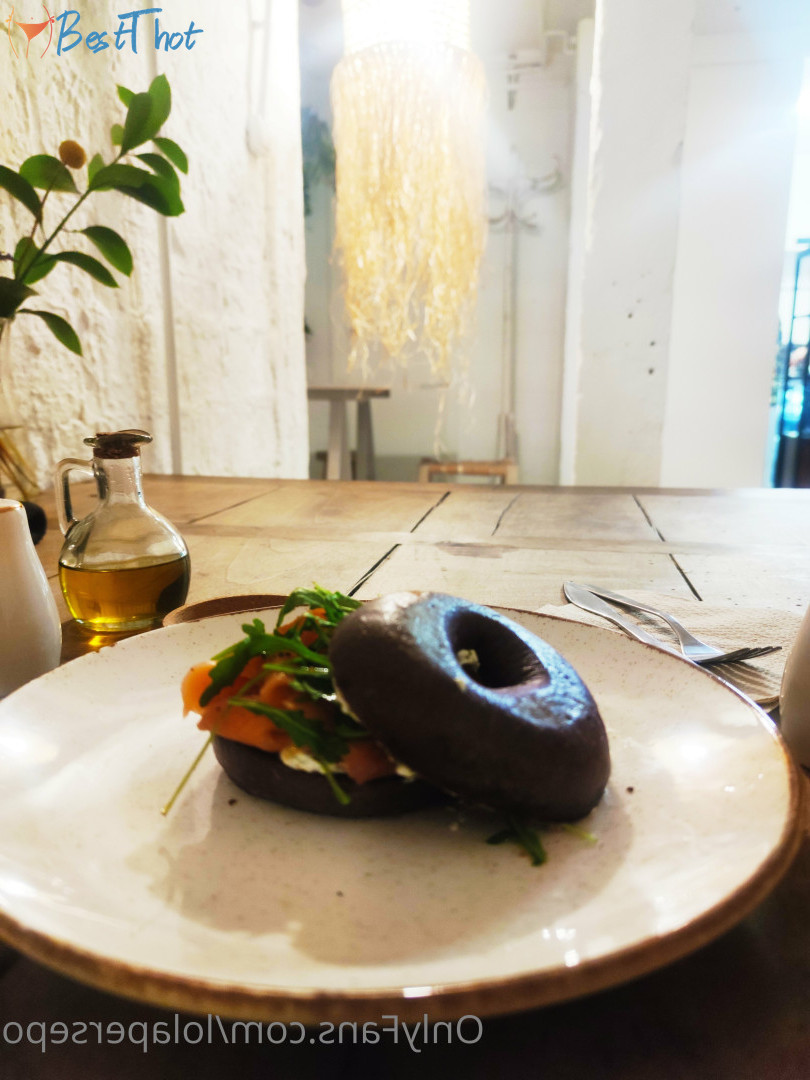 Photo by lolapersepo published on December 18,2024 02:11:27 - BestThots